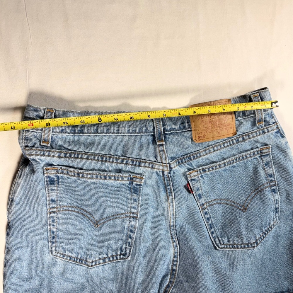 Vintage Levis 555 Guys Fit Denim Jorts Shorts USA Light Wash 14 MIS Y2K - Picture 9 of 11